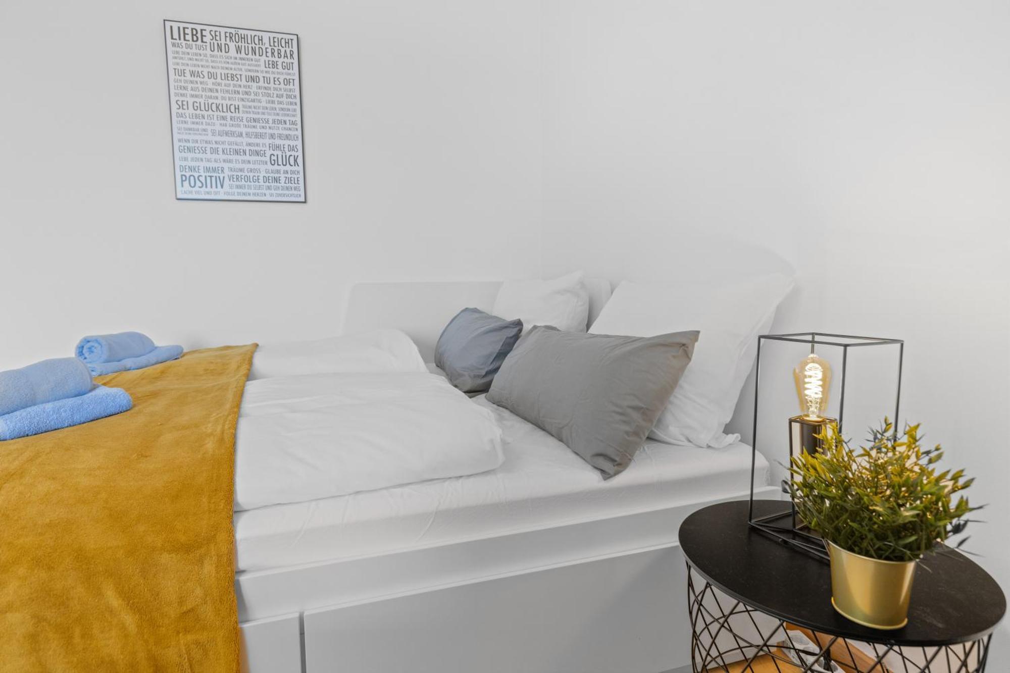 Sonniges City-Apartment Mit Suedbalkon Und Parklatz Neusass Ngoại thất bức ảnh