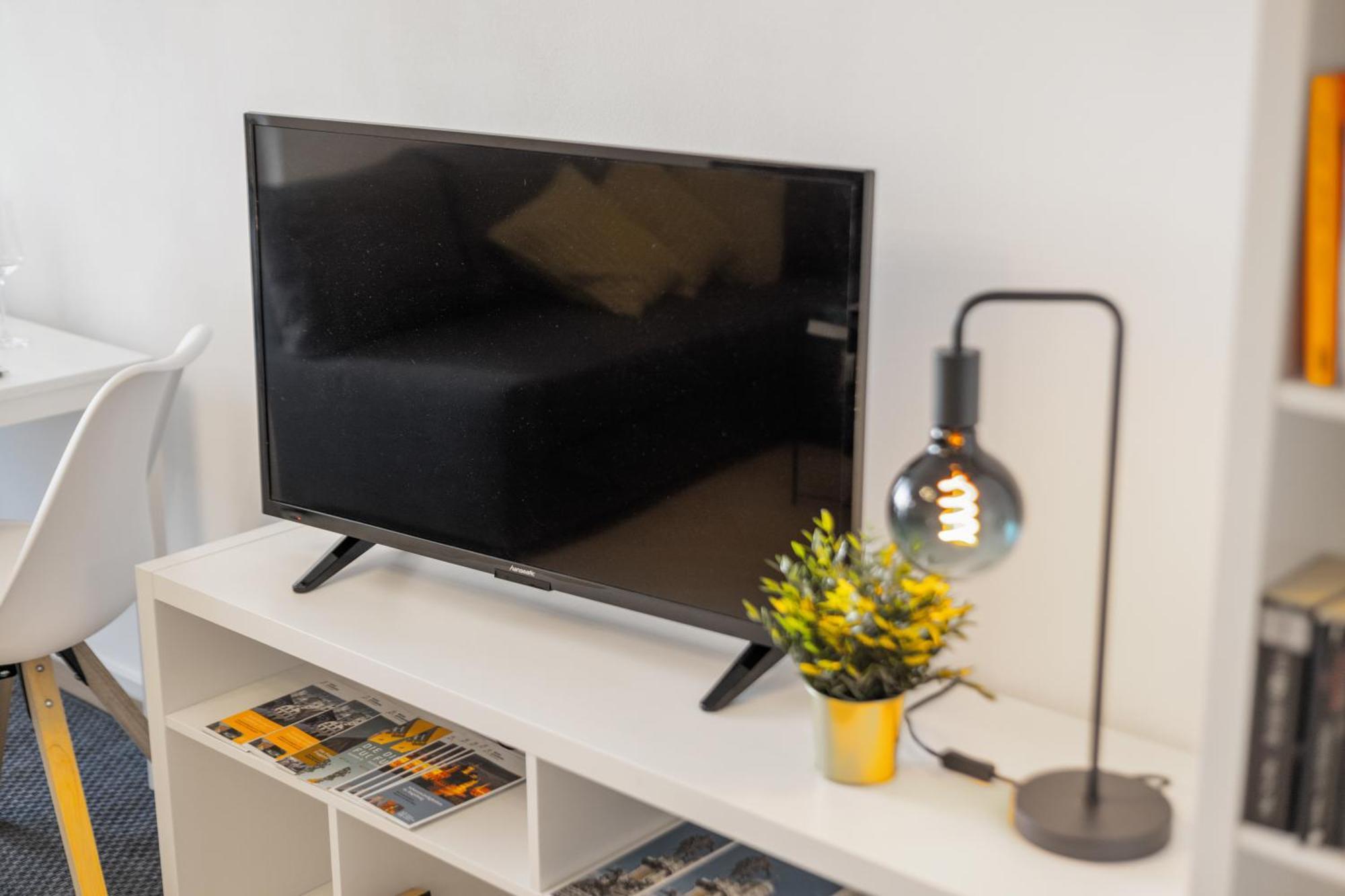 Sonniges City-Apartment Mit Suedbalkon Und Parklatz Neusass Ngoại thất bức ảnh