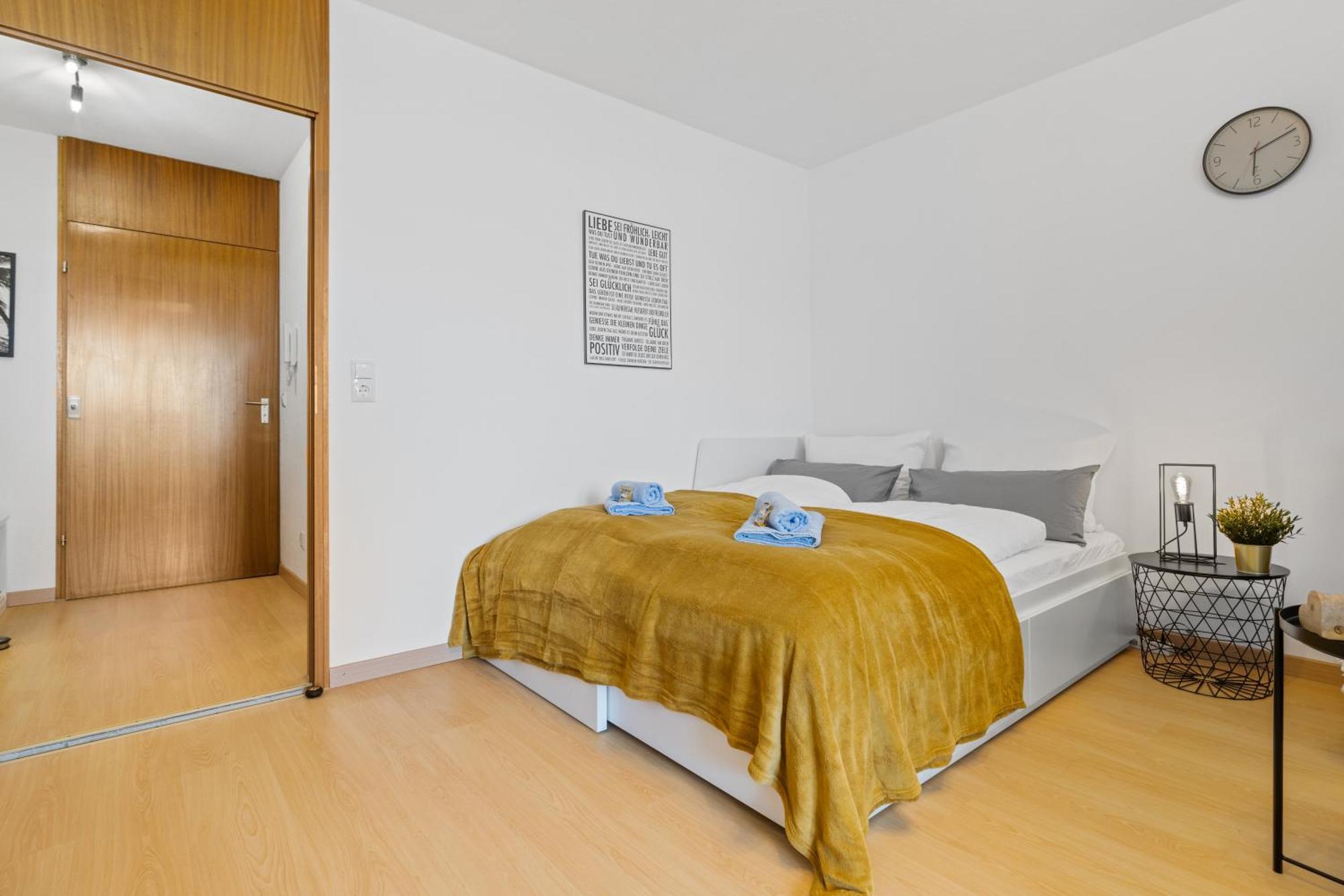 Sonniges City-Apartment Mit Suedbalkon Und Parklatz Neusass Ngoại thất bức ảnh